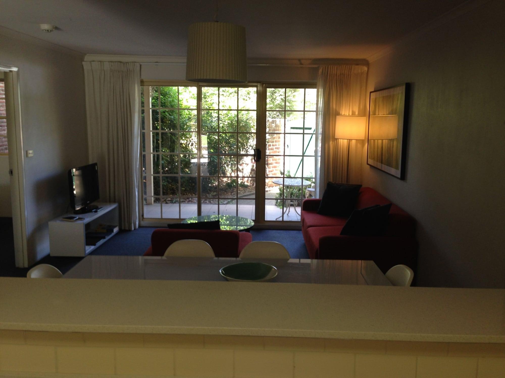 Adina Serviced Apartments Canberra Kingston Zewnętrze zdjęcie